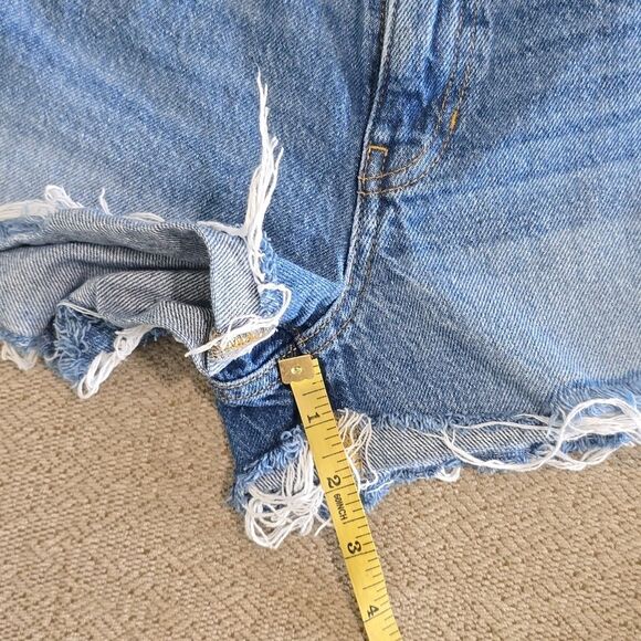 Pacsun Mom High Rise Frayed Hem Jean Shorts - Size 24 - Picture 11 of 15